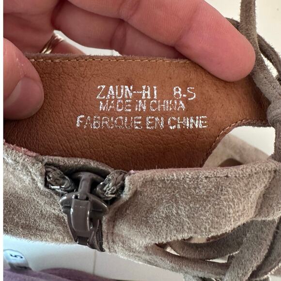 Jeffrey Campbell Women’s Lace Up Zaun-Hi Taupe Suede Boot Heels Size 8.5 - Picture 9 of 11